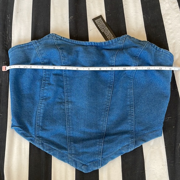 Cute!!! Denim Strapless Crop Top NWT - Picture 4 of 7
